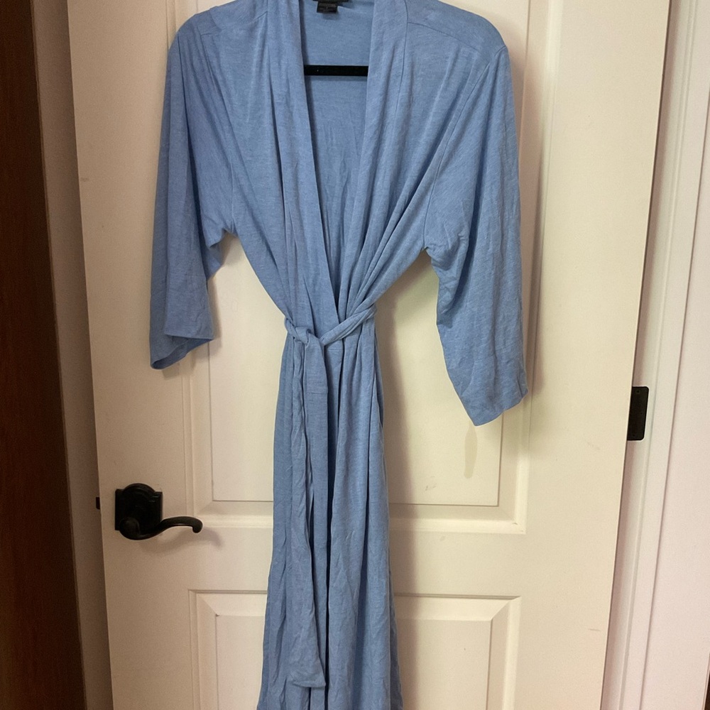 EUC Natori Soft Rayon Blend Robe